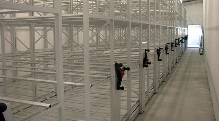 Produttore di scaffalature mobili, armadi mobili, mobili per ufficio da magazzino in metallo, Polonia